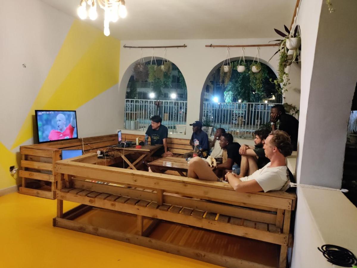 דאר א-סאלאם Gallivanters Hostel מראה חיצוני תמונה