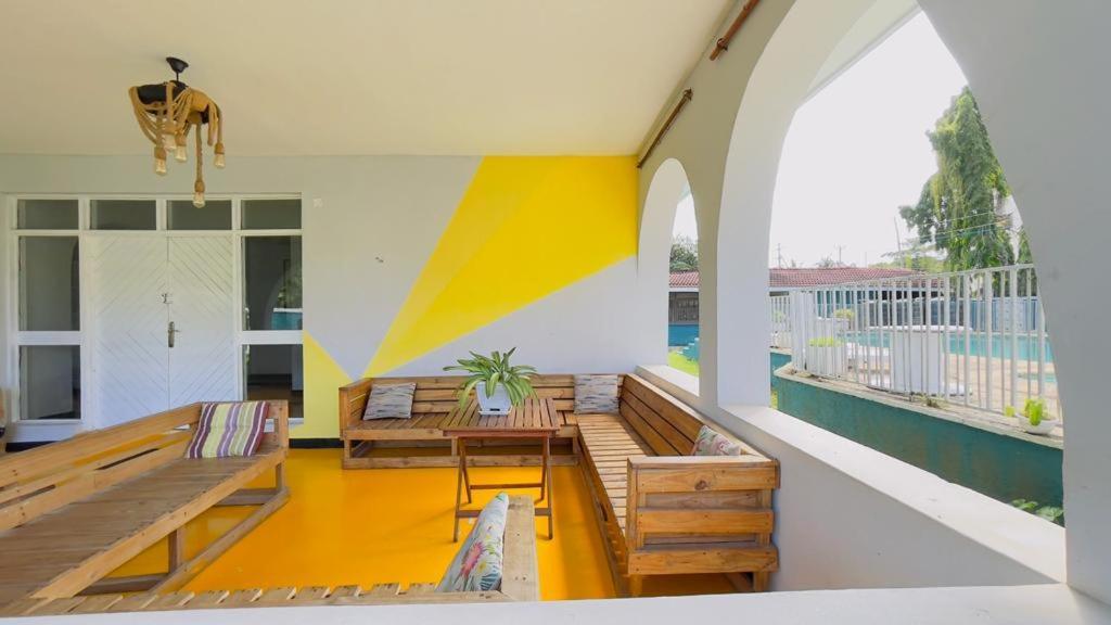 דאר א-סאלאם Gallivanters Hostel מראה חיצוני תמונה